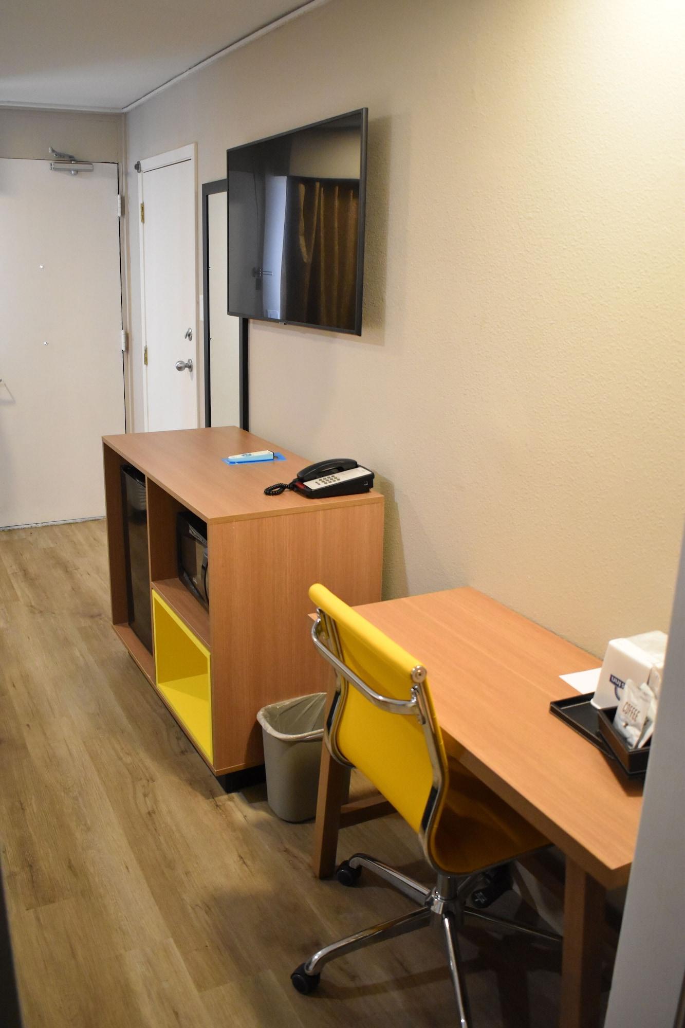 Motel Days By Wyndham Alamo/riverwalk 2*