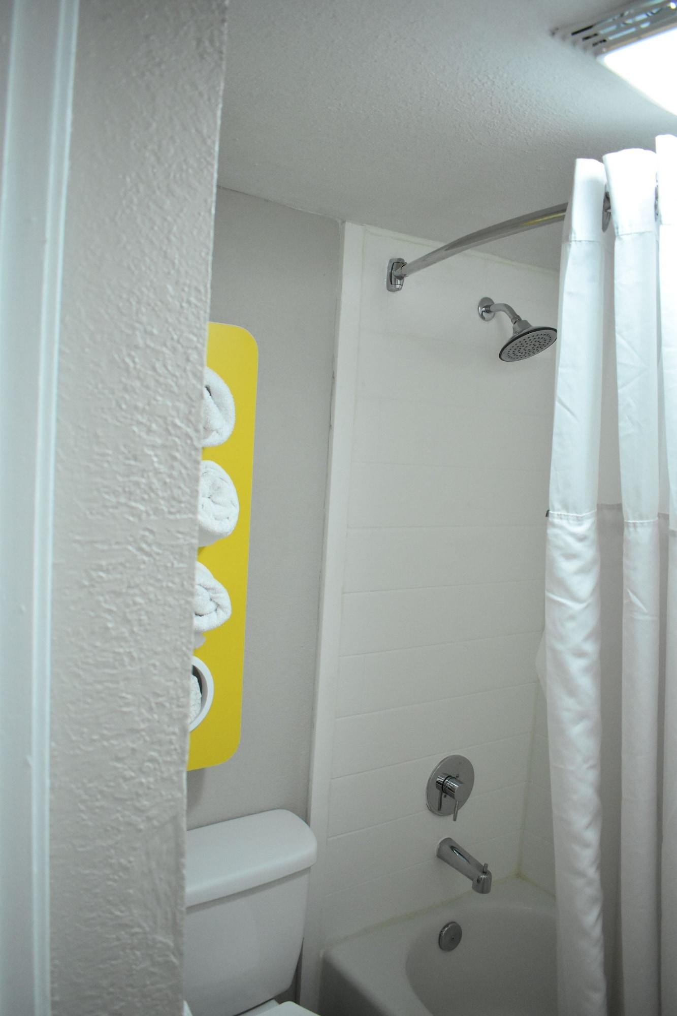 Motel Days By Wyndham Alamo/riverwalk 2*