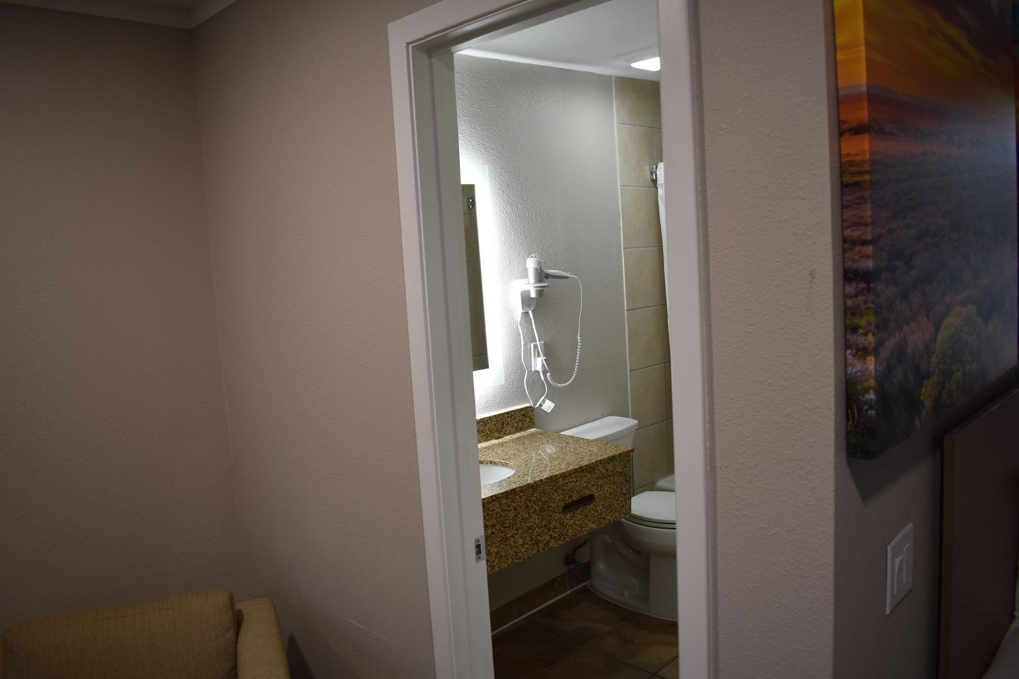 Motel Days By Wyndham Alamo/riverwalk 2*