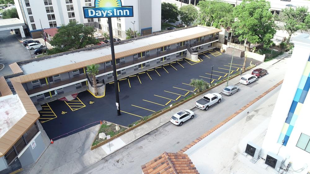 Motel Days By Wyndham Alamo/riverwalk San Antonio