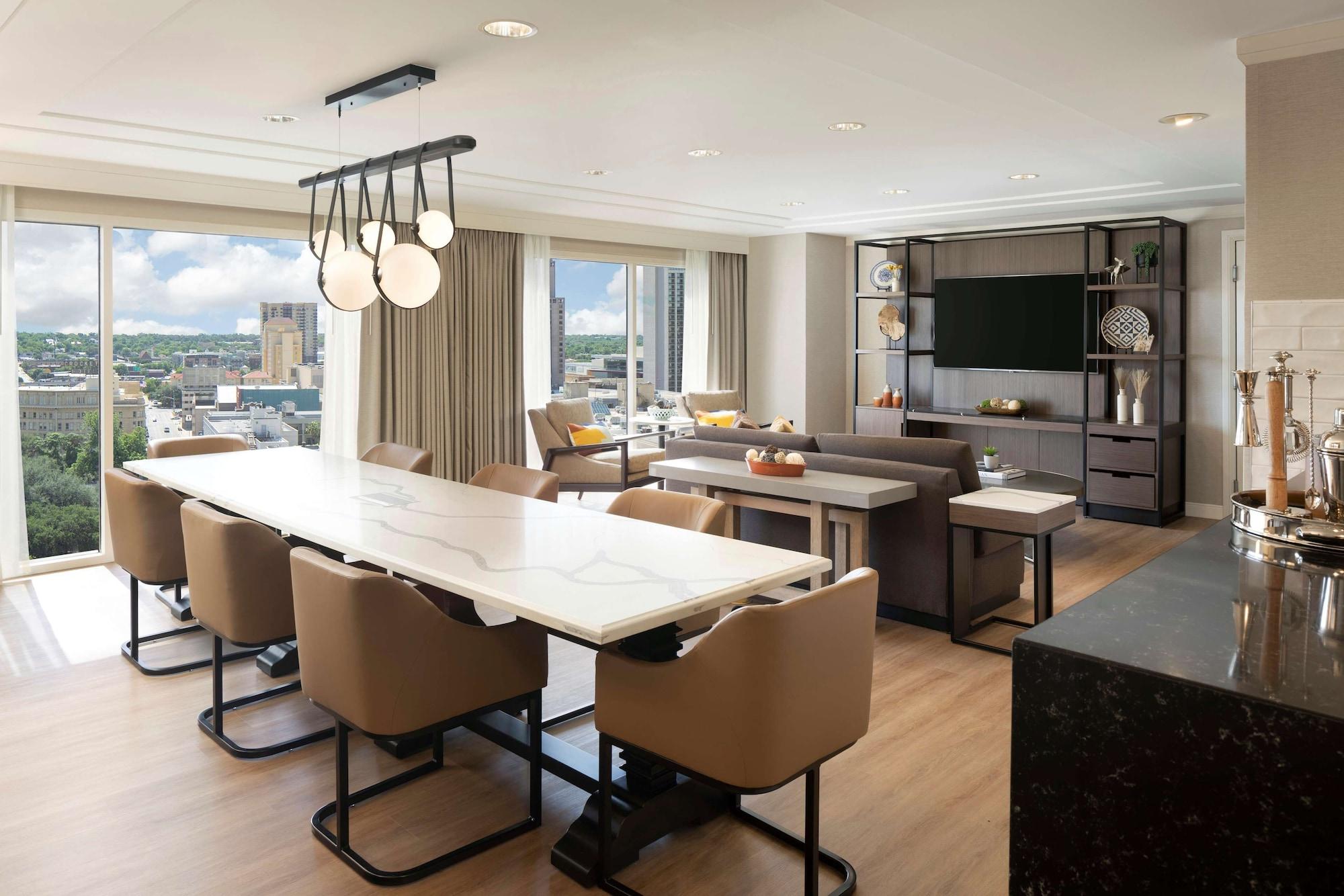 Hyatt Regency Riverwalk