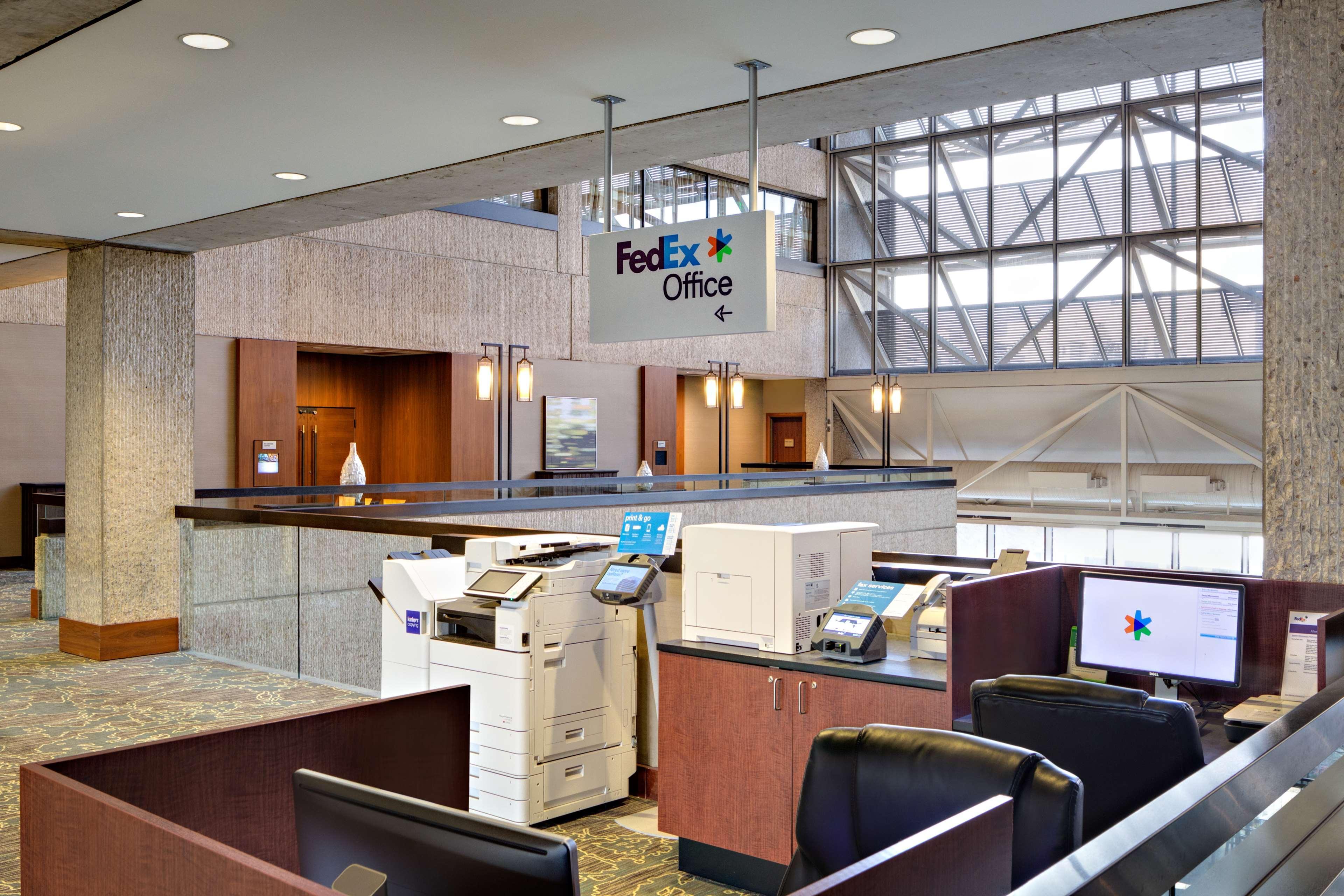 Hyatt Regency Riverwalk Hotel 4*