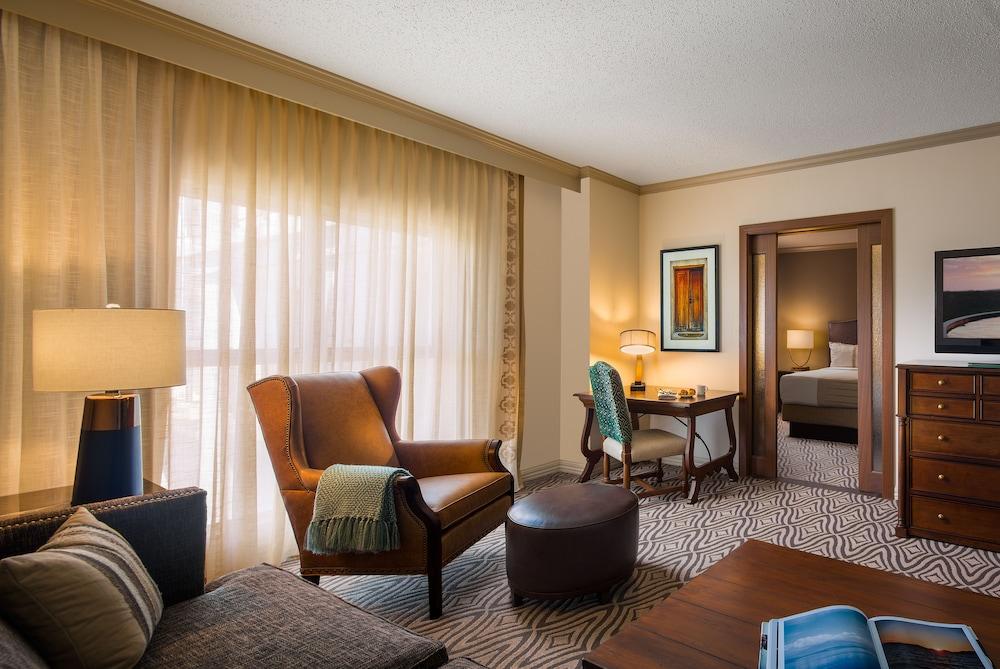 Resort La Cantera & 4*
