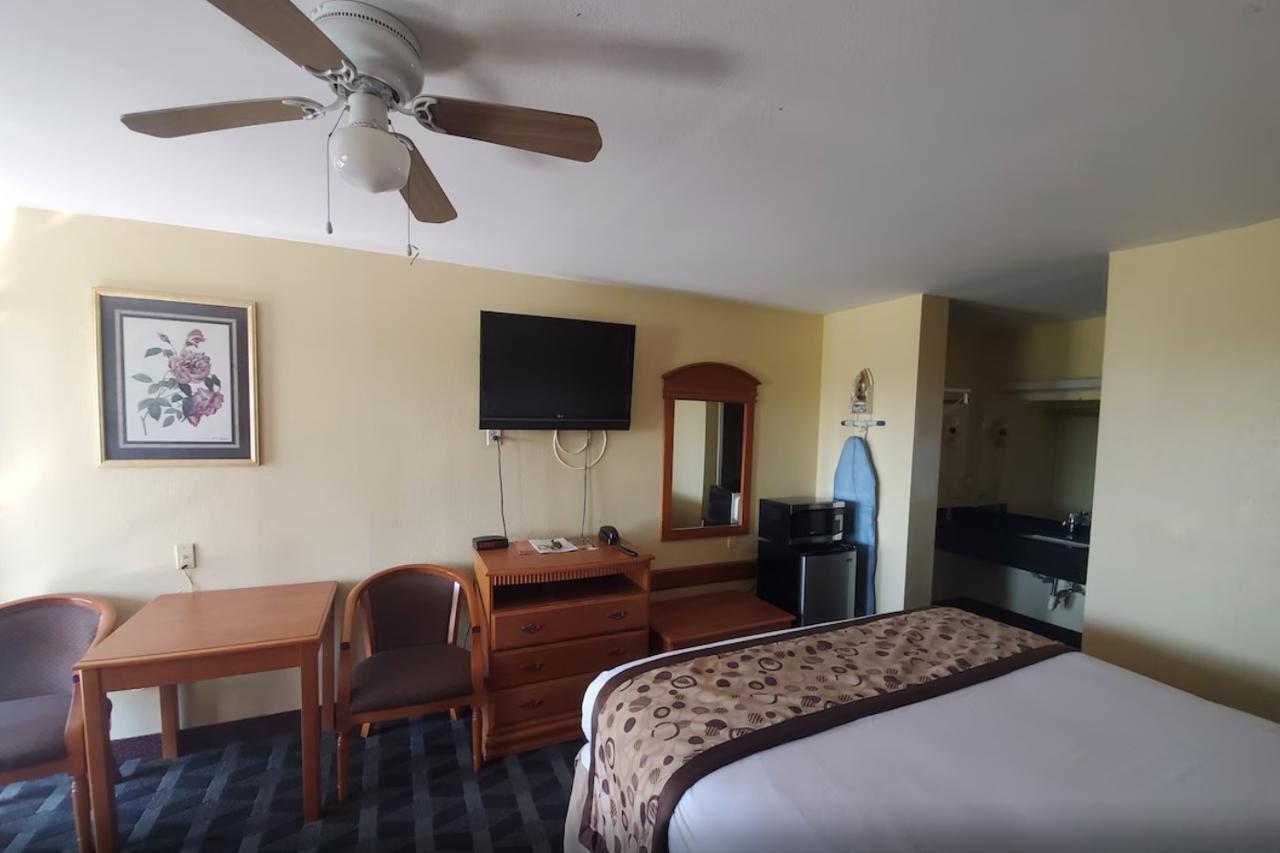 Hotel Americas Value - At&t Center/fort Sam Houston
