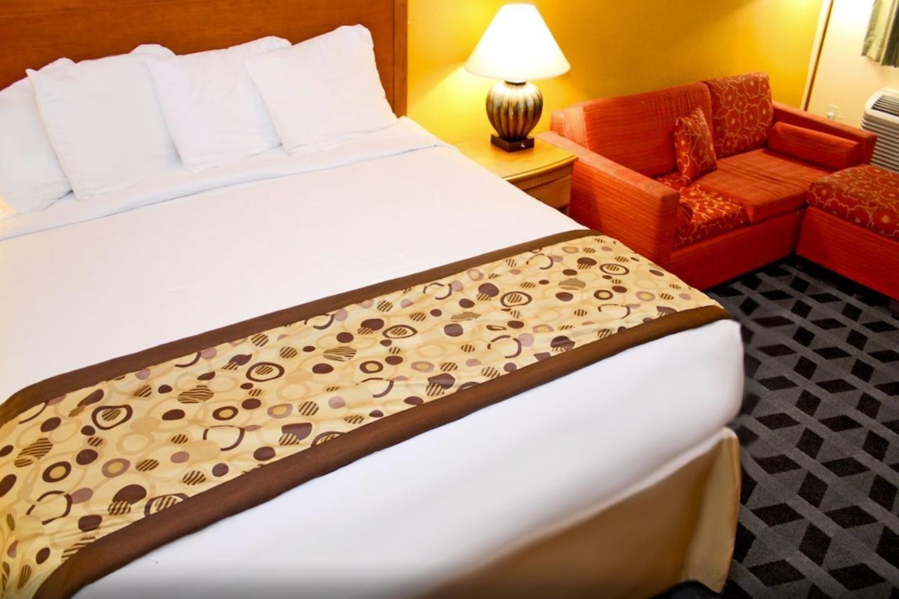 Hotel Americas Value - At&t Center/fort Sam Houston