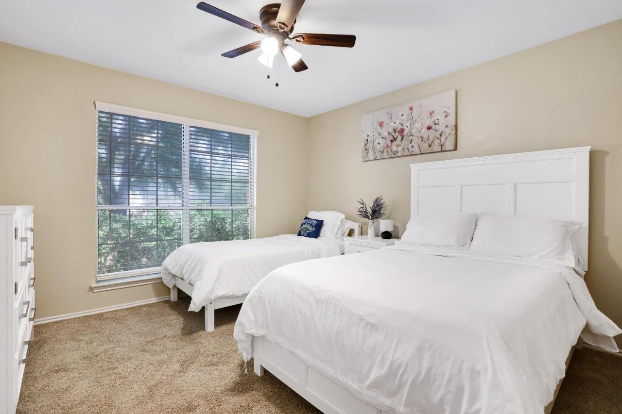 Holiday home Seaworld Retreat Unwind Just Steps From The Action *