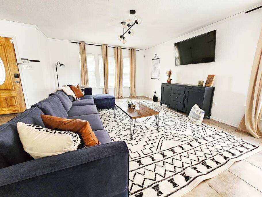 Holiday home 4 Bdr Near Lackland Afb/seaworld/pool Table