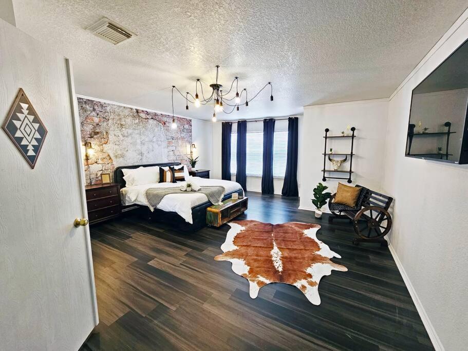 4 Bdr Near Lackland Afb/seaworld/pool Table