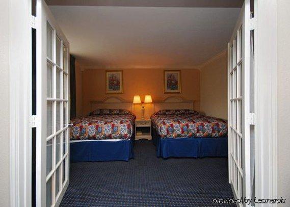 Motel & San Antonio
