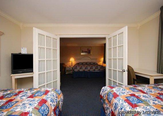 Motel &
