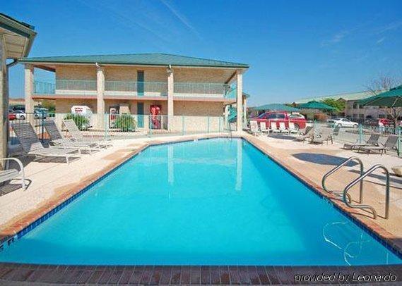 Motel & San Antonio