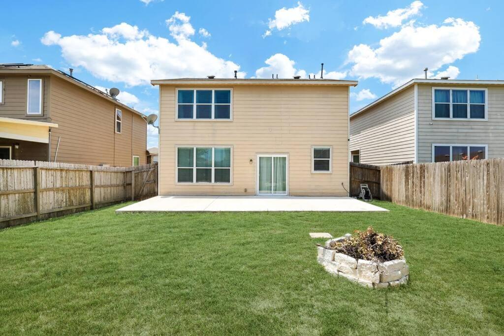 Holiday home Spacious Two Story Home_ Casa Cavazos *
