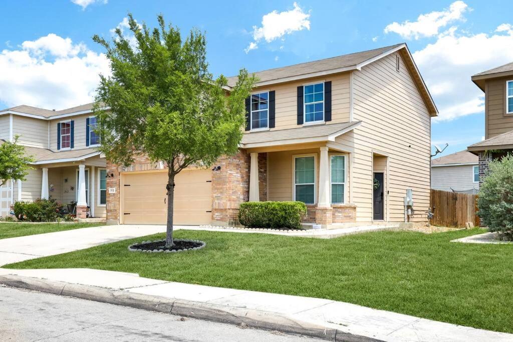 Spacious Two Story Home_ Casa Cavazos Holiday home San Antonio