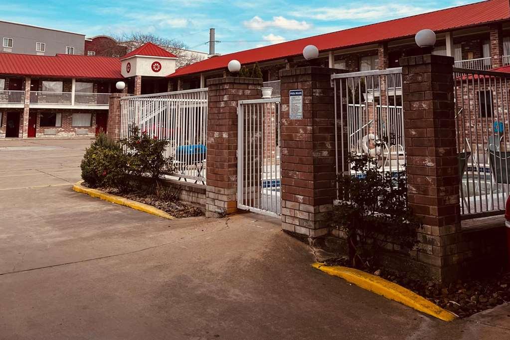 Econo & Downtown Riverwalk Area 2* San Antonio