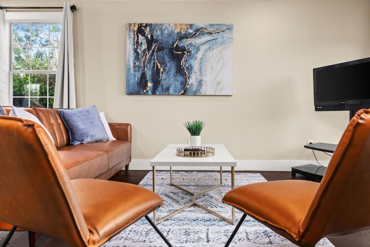 Divine Cargo Apartment