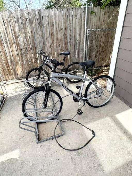 Walk To The Alamodome! Sleeps 6, Pet Friendly * San Antonio