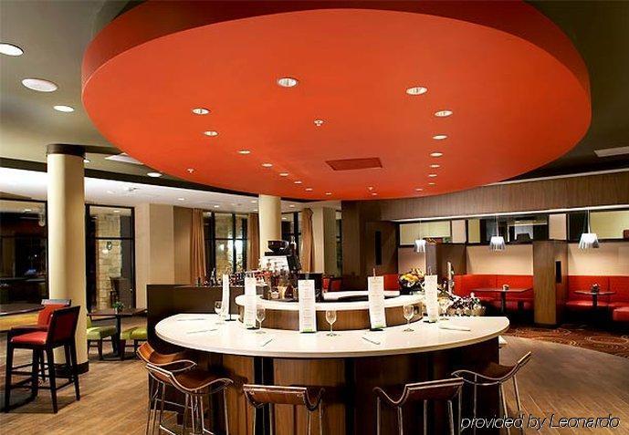Courtyard By Marriott Six Flags At The Rim Hotel
