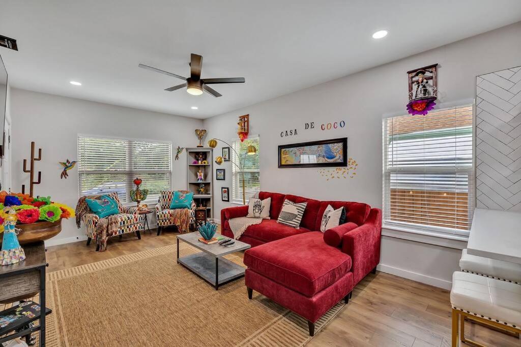 The Coco House/lone Star Dist/jacuzzi/golf Cart Holiday home *