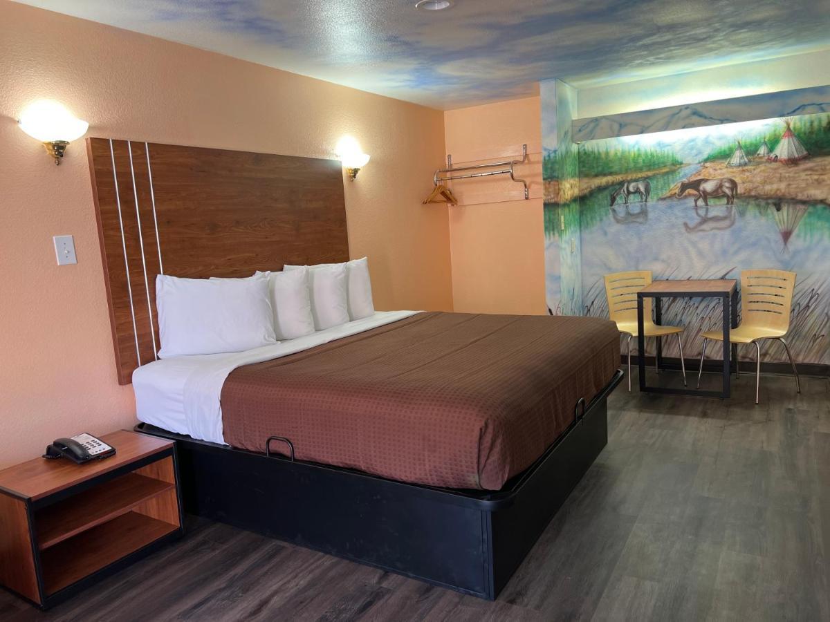 Executive & Lackland Afb 3*