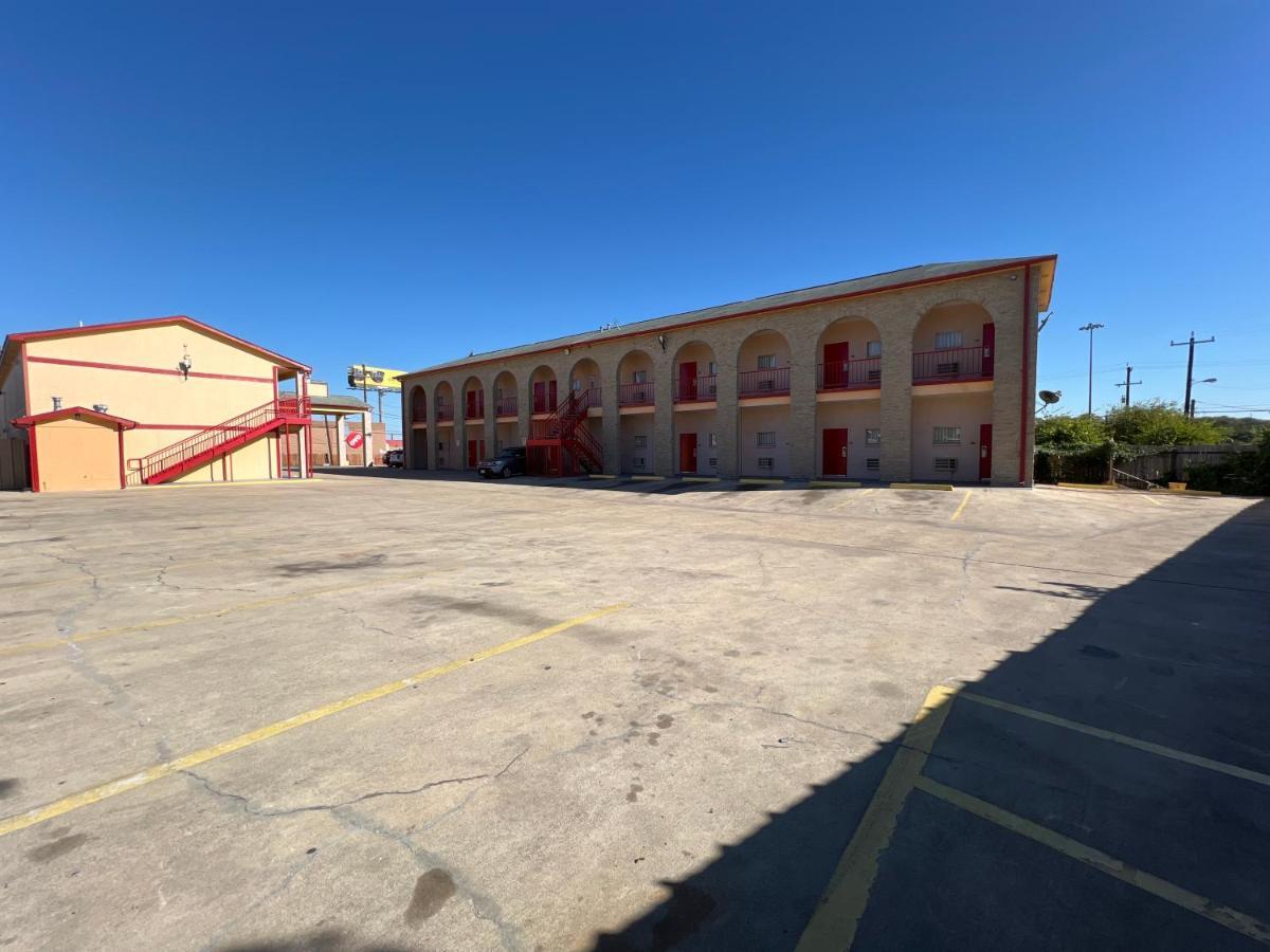 Executive & Lackland Afb San Antonio