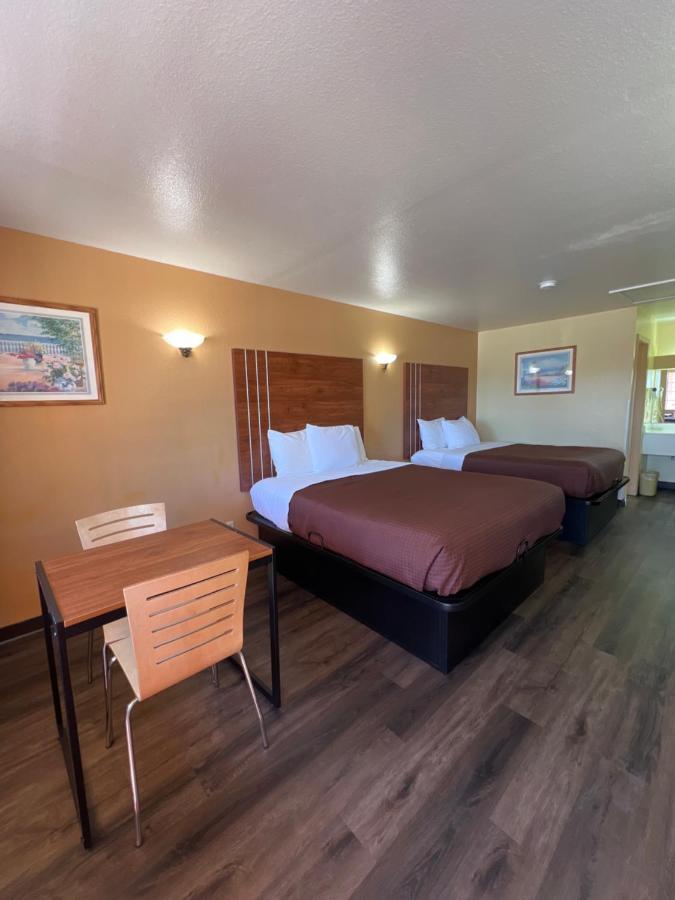 Hotel Executive & Lackland Afb
