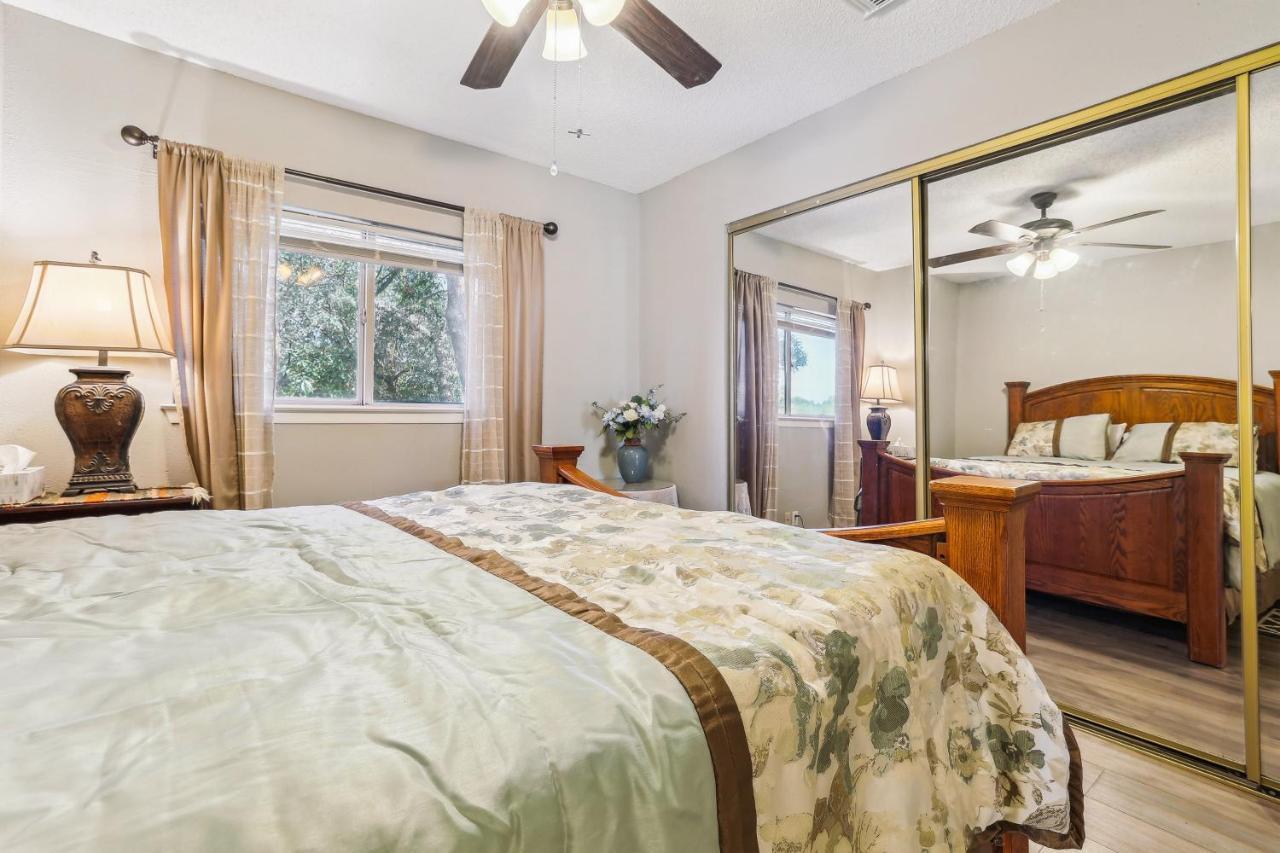 Holiday home Townhome Community Pool And Hot Tub!