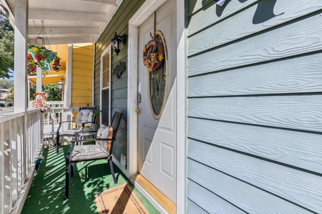 Townhome Community Pool And Hot Tub!