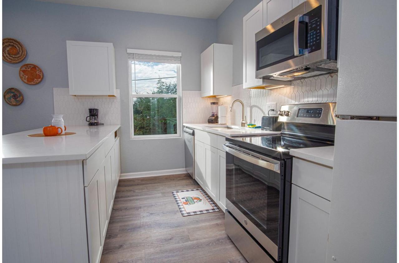 Holiday home Downtown Dream Spacious 4br2ba Sleeps 12 *