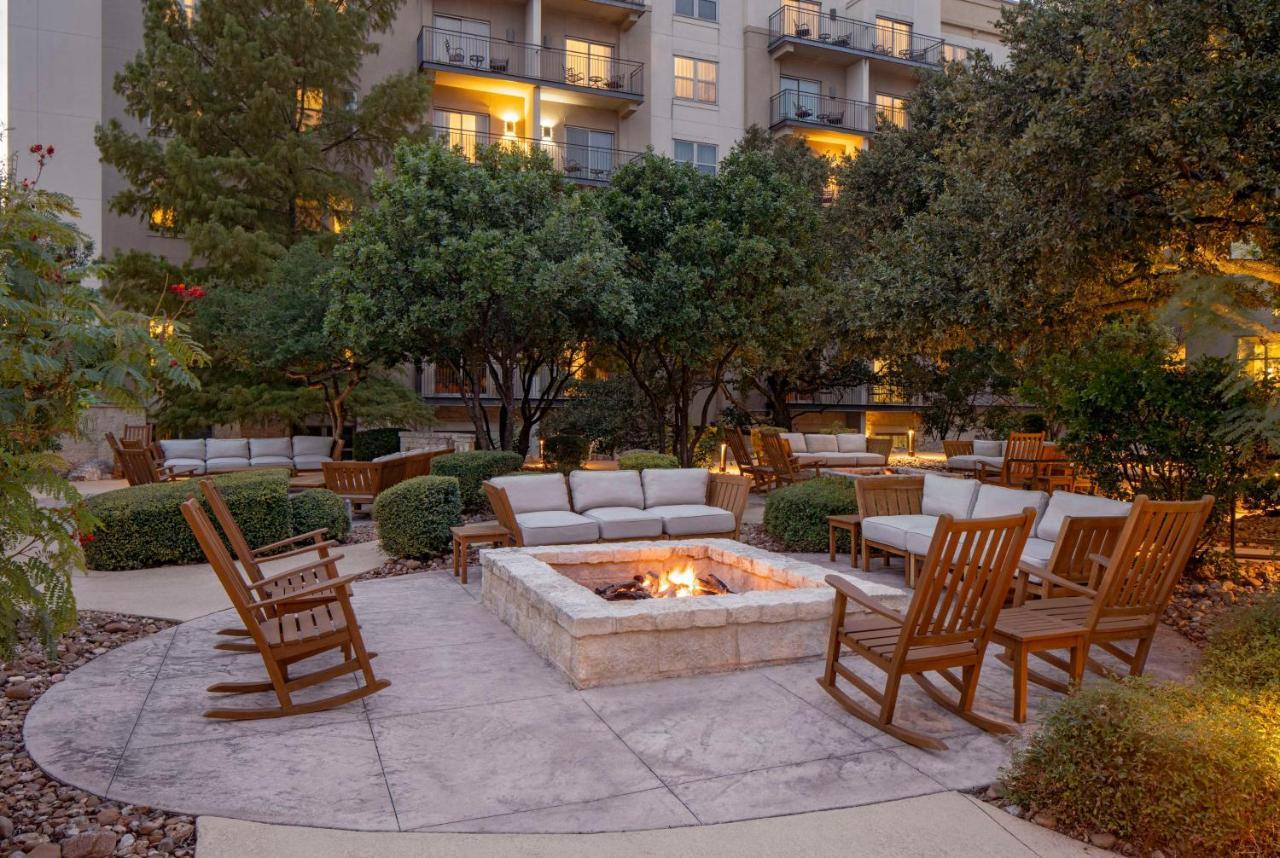 Hilton Hill Country 4*