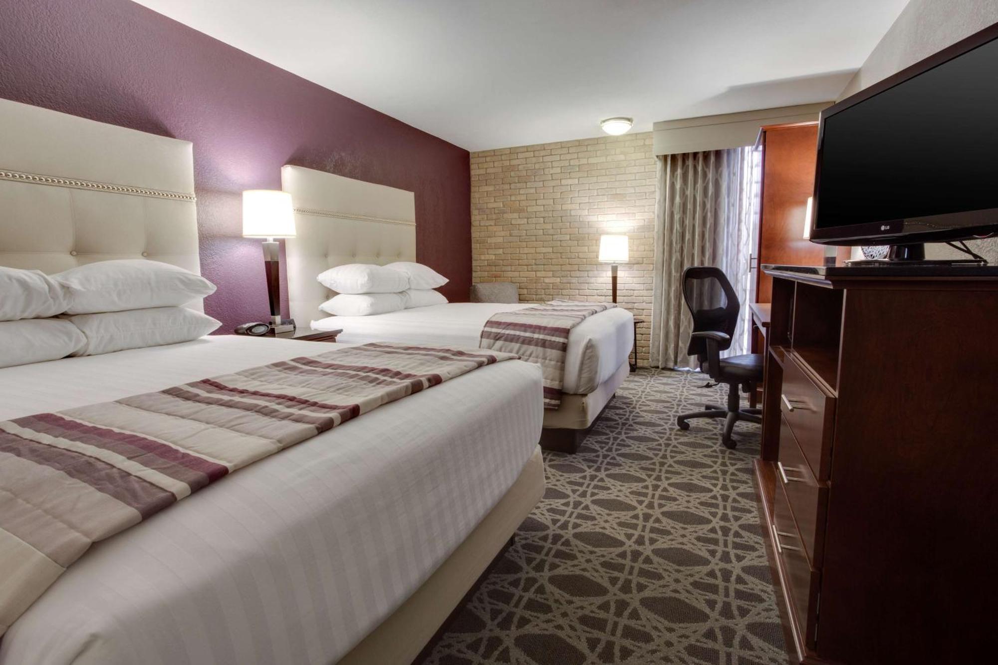 Drury Plaza Airport Hotel San Antonio