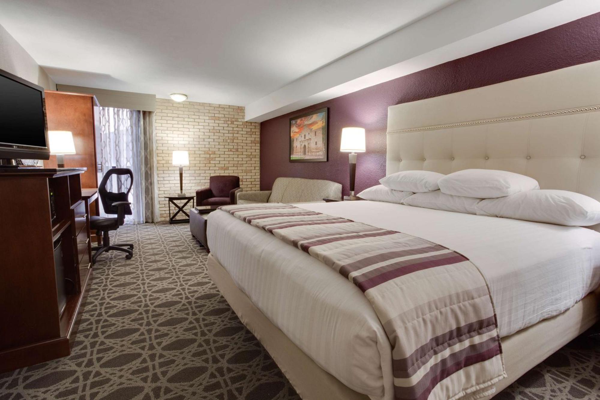 Drury Plaza Airport 3* San Antonio