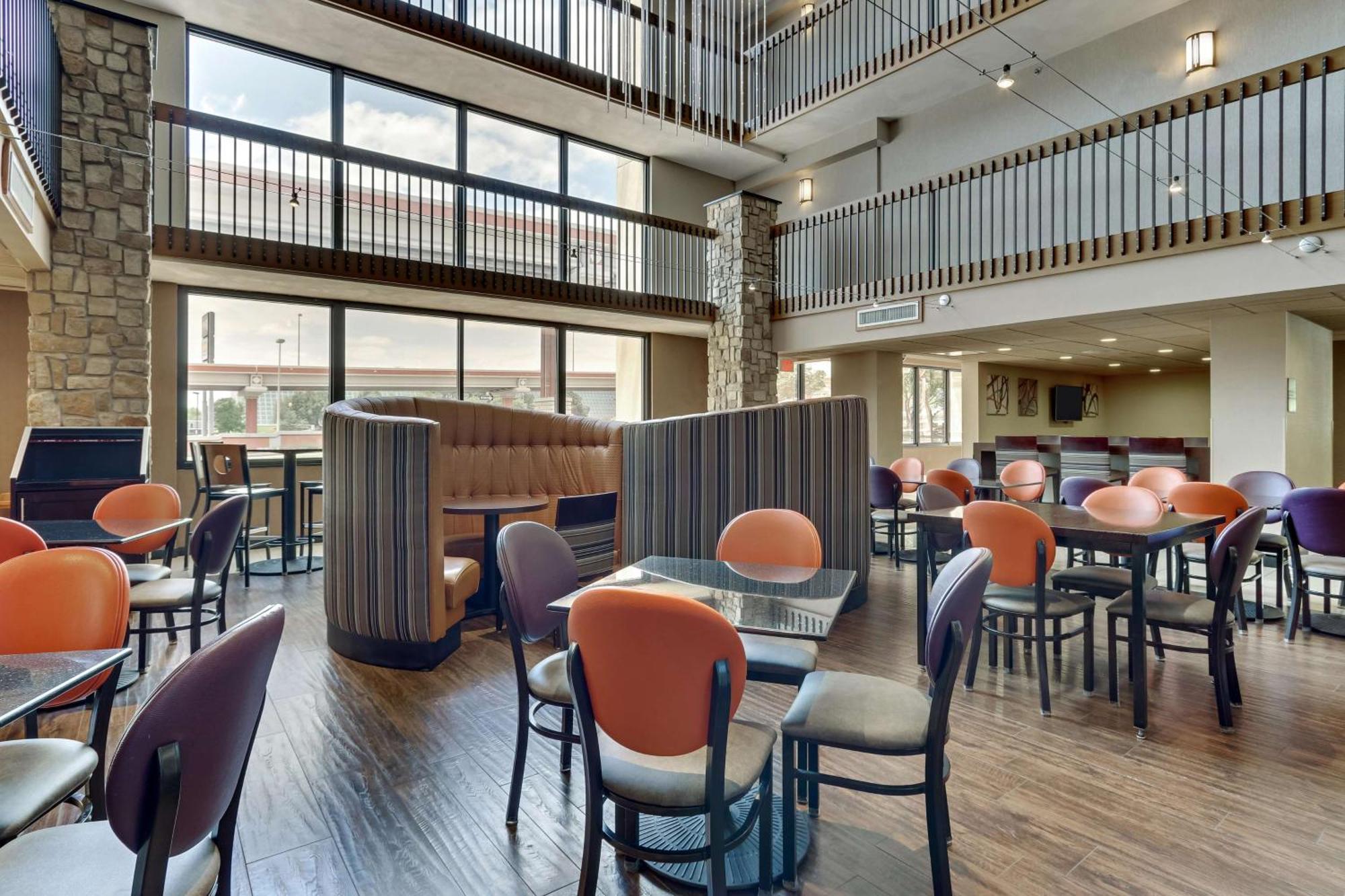 Drury Plaza Airport Hotel San Antonio