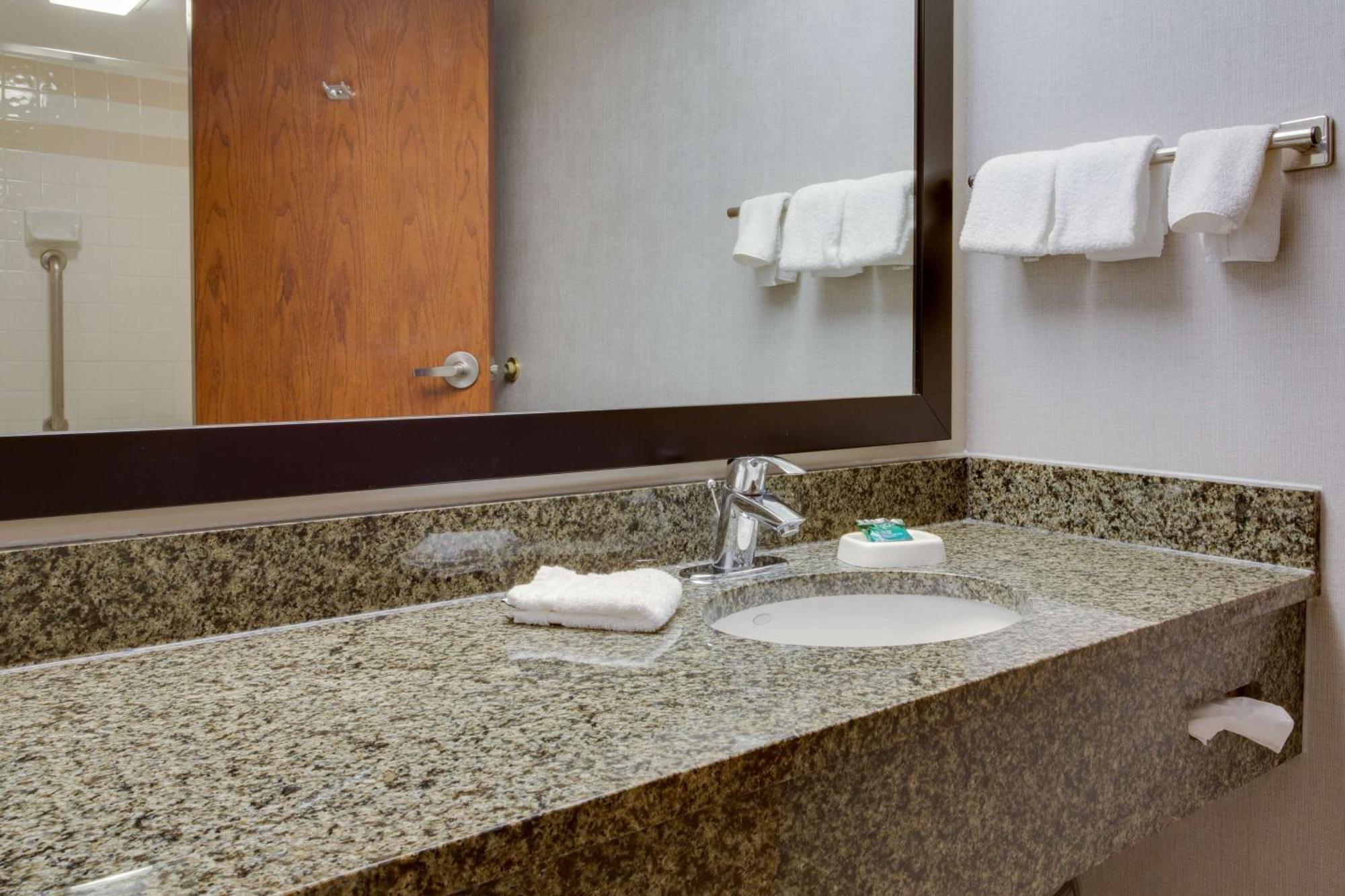 Drury Plaza Airport 3* San Antonio