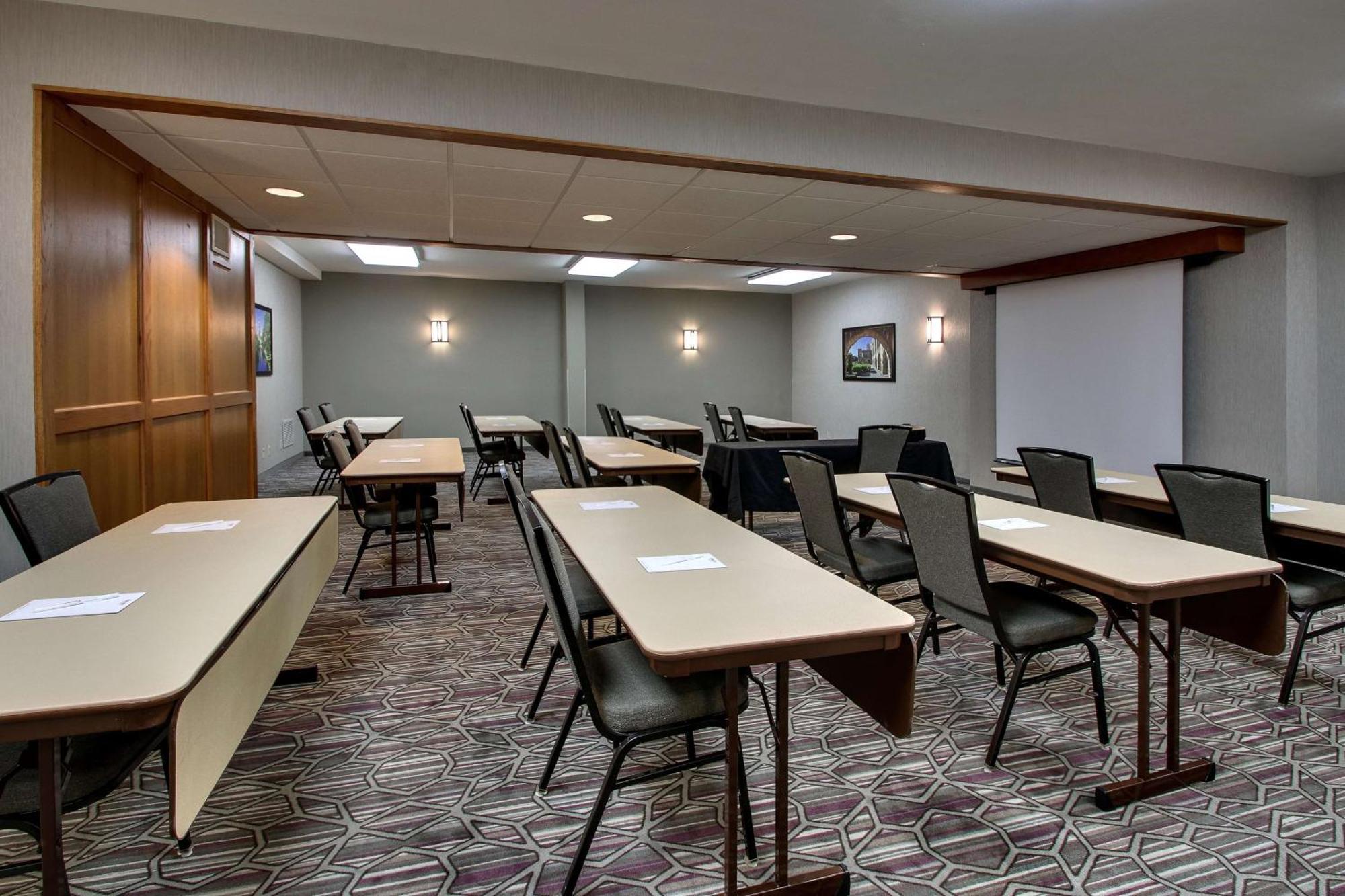 Drury Plaza Airport 3* San Antonio