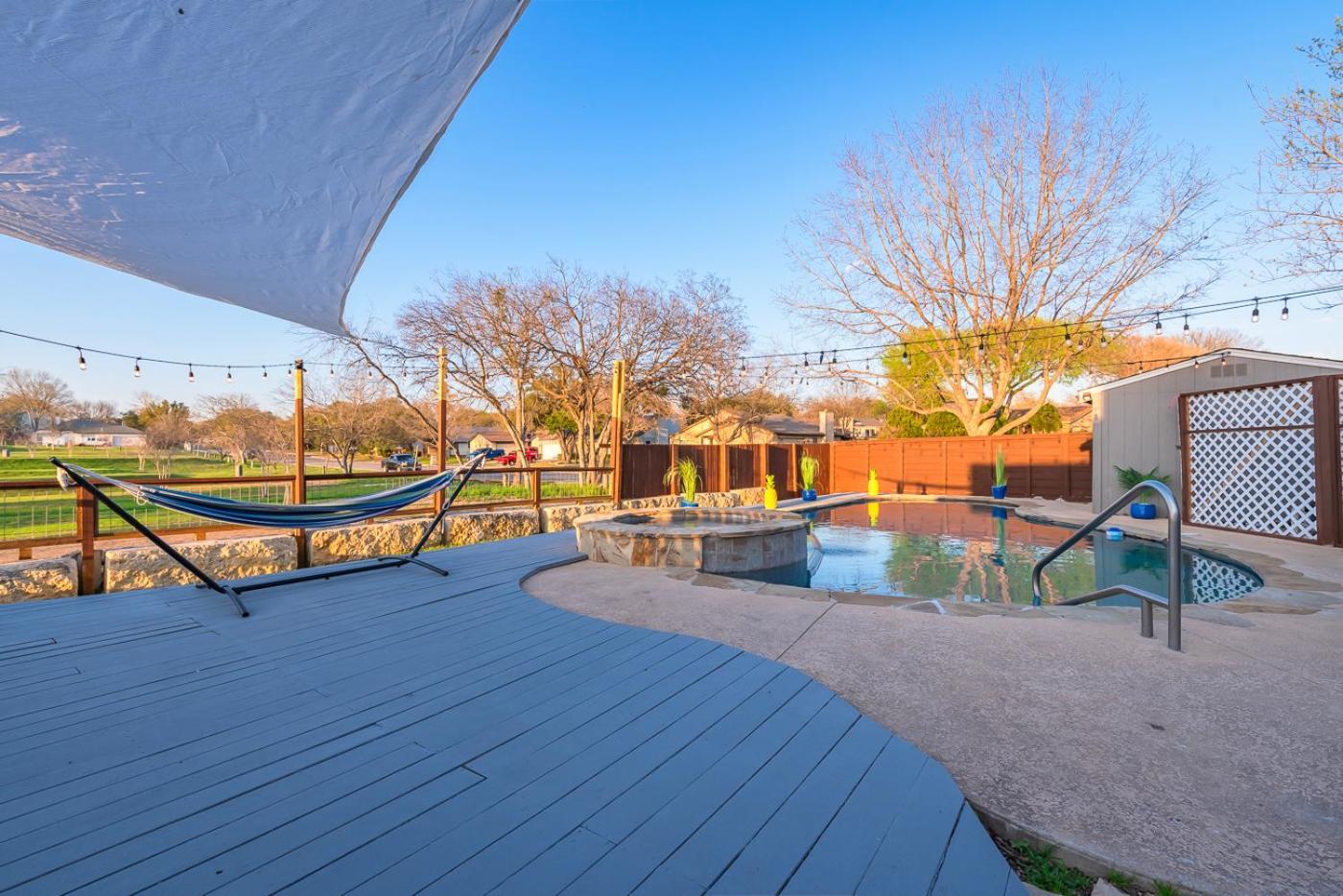 Holiday home Stunning Pool Overlooking Golf Course & Game