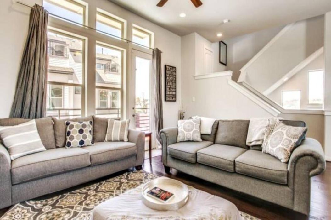Elegant 3 Bed Walk To Riverwalk/pearl/st Mary Holiday home San Antonio