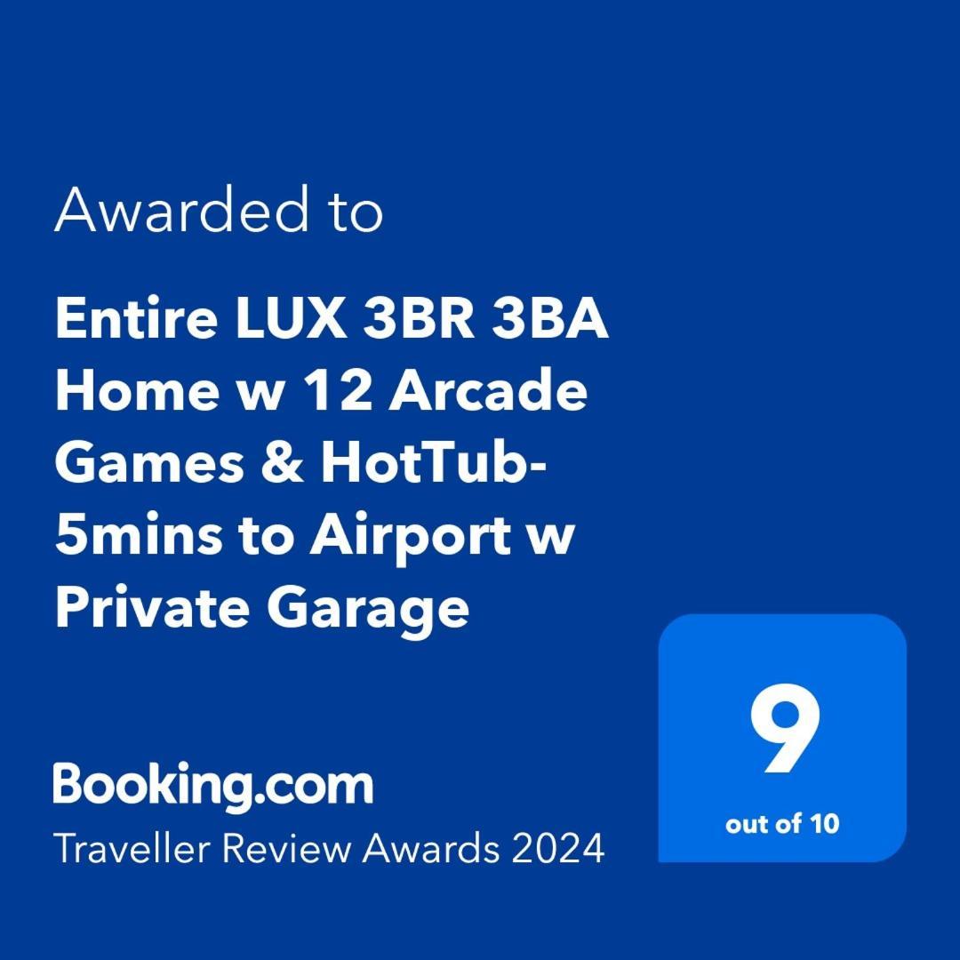 Holiday home Spacious Lux 3br 3ba W 12 Arcade Games & Hottub- W Private Garage & Private Backyard