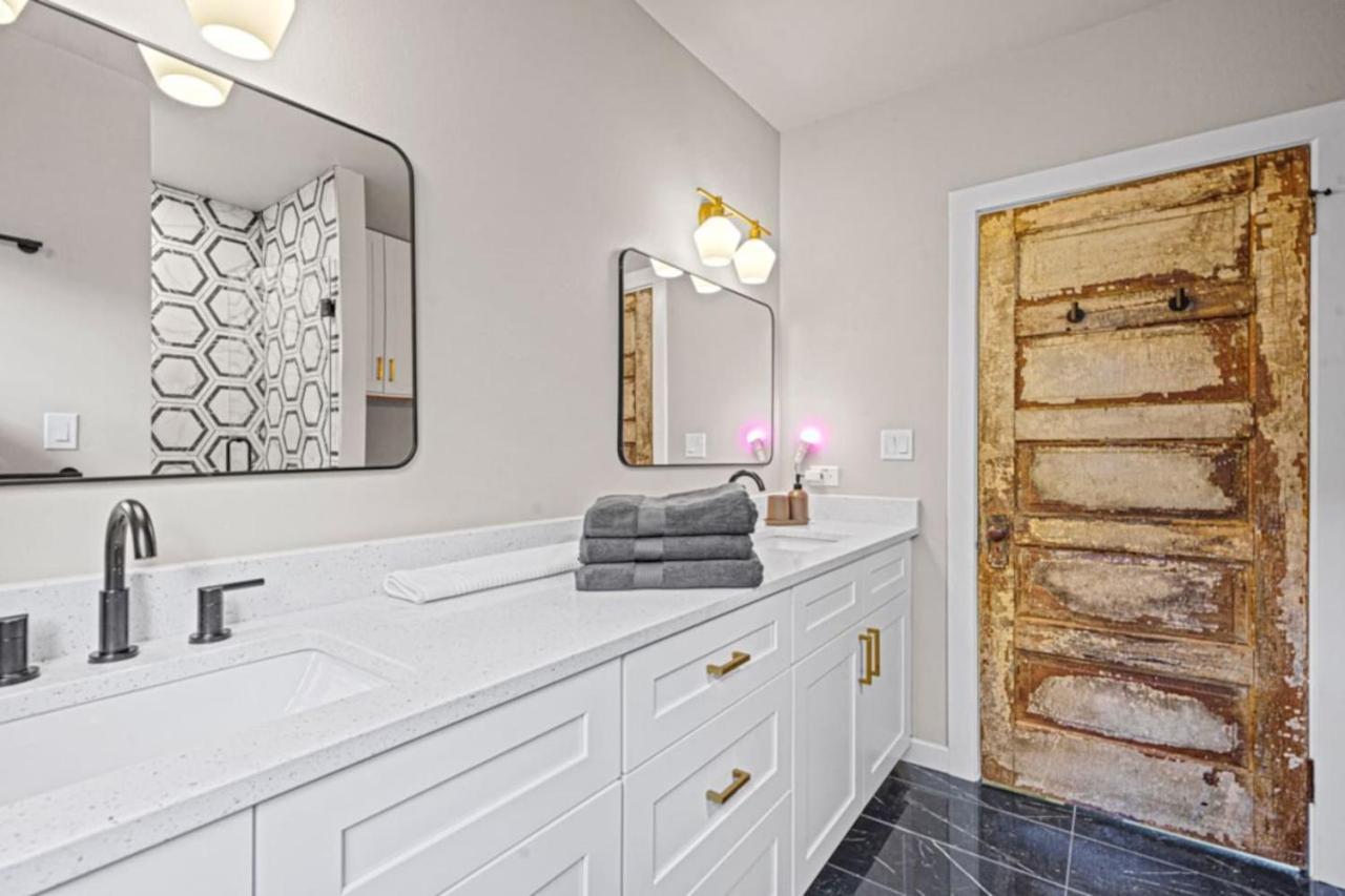 Boutique King William Complex
