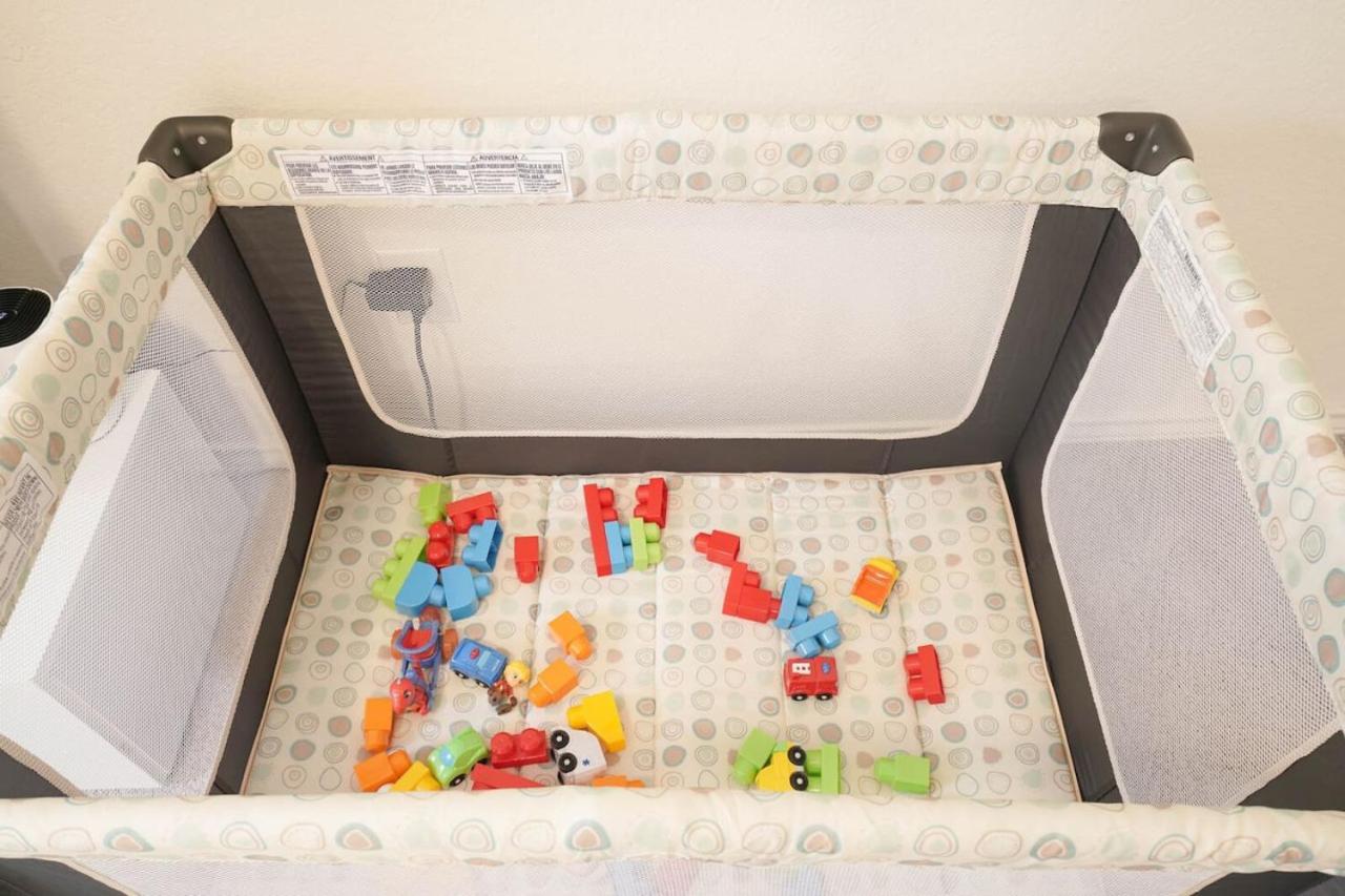 Holiday home Rare Find Luxurious Sleeps 13 With Family Fun *