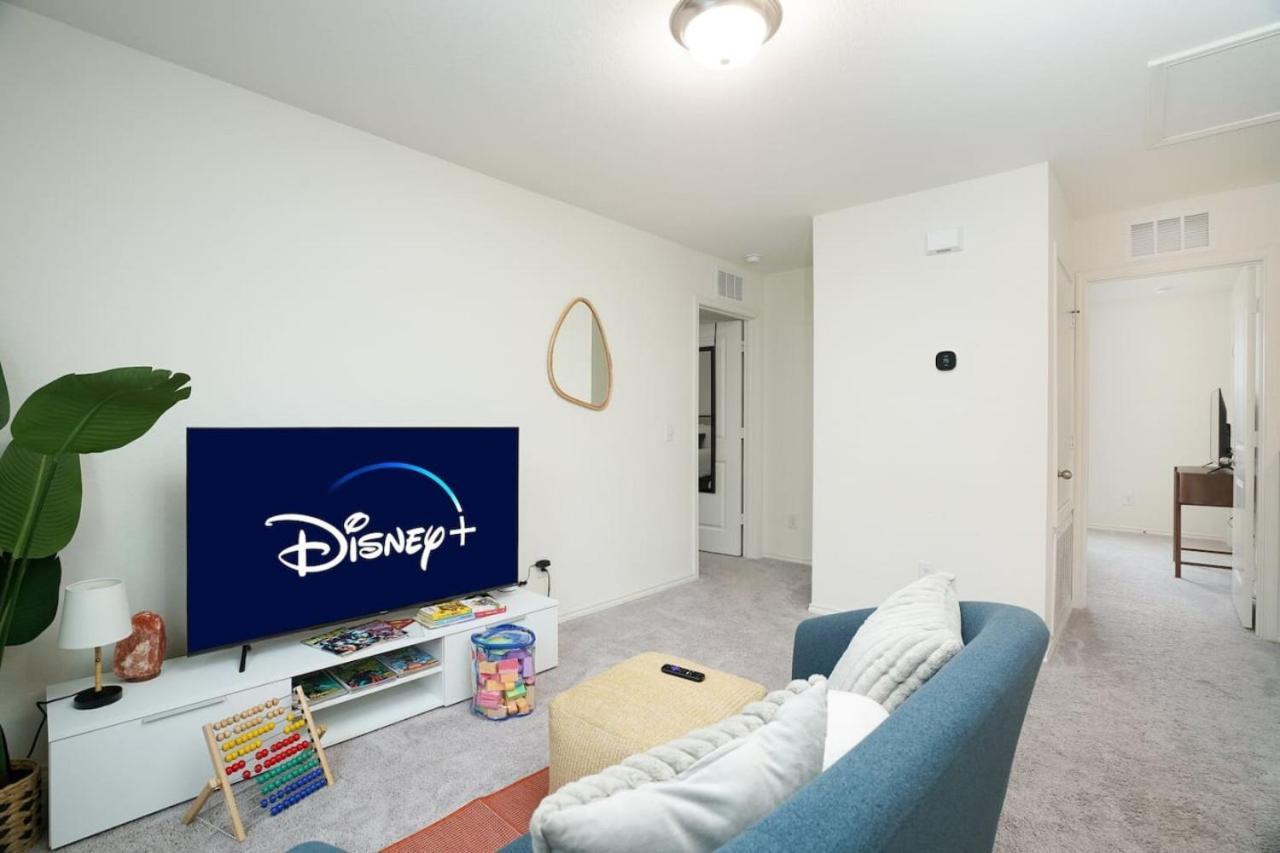 Rare Find Luxurious Sleeps 13 With Family Fun *