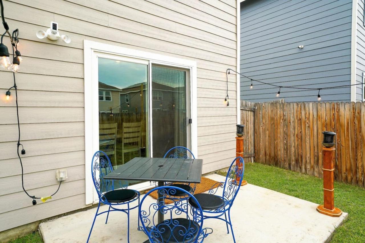Rare Find Luxurious Sleeps 13 With Family Fun Holiday home *