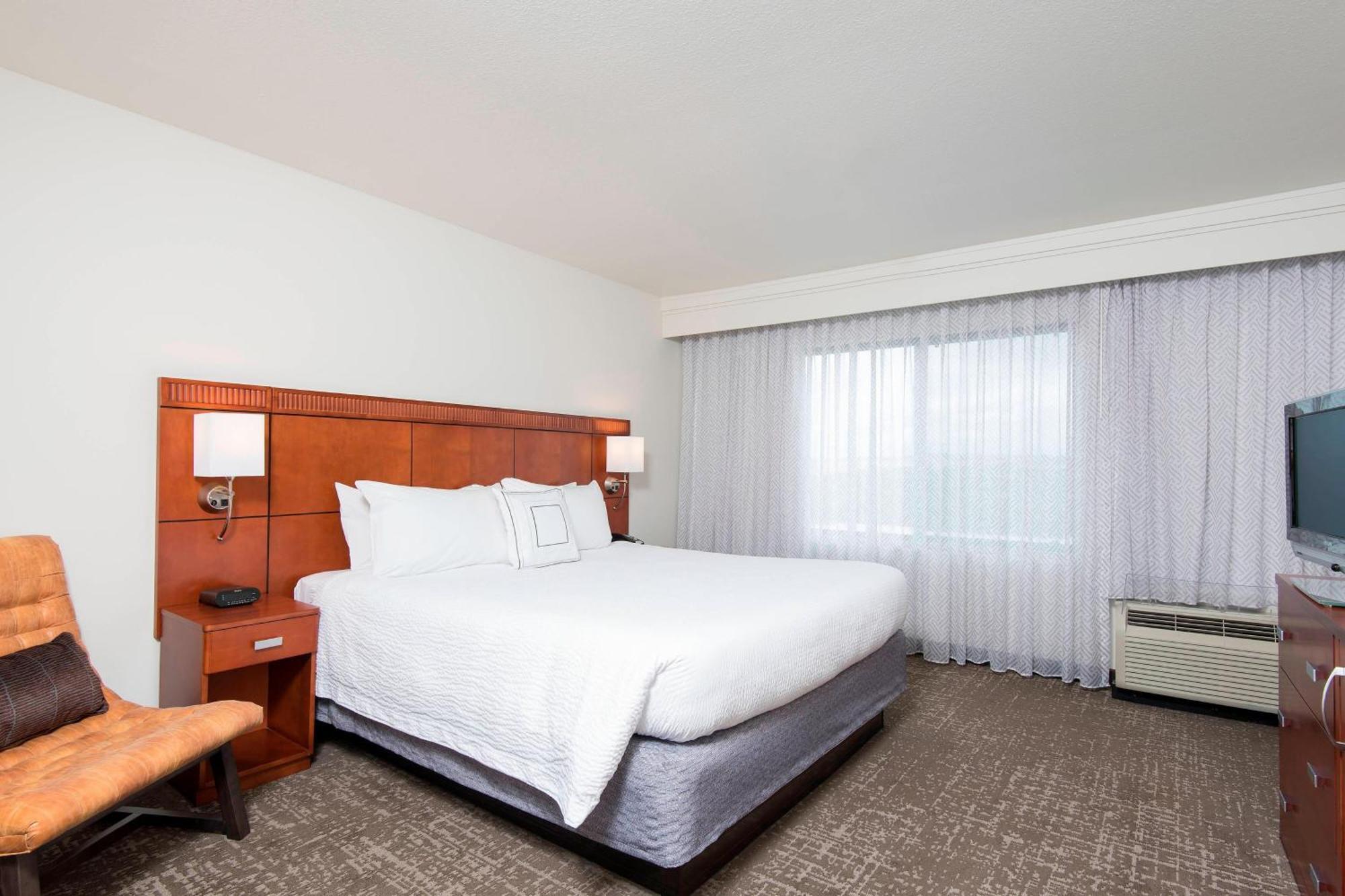 Courtyard By Marriott North Stone Oak At Legacy Hotel 3*