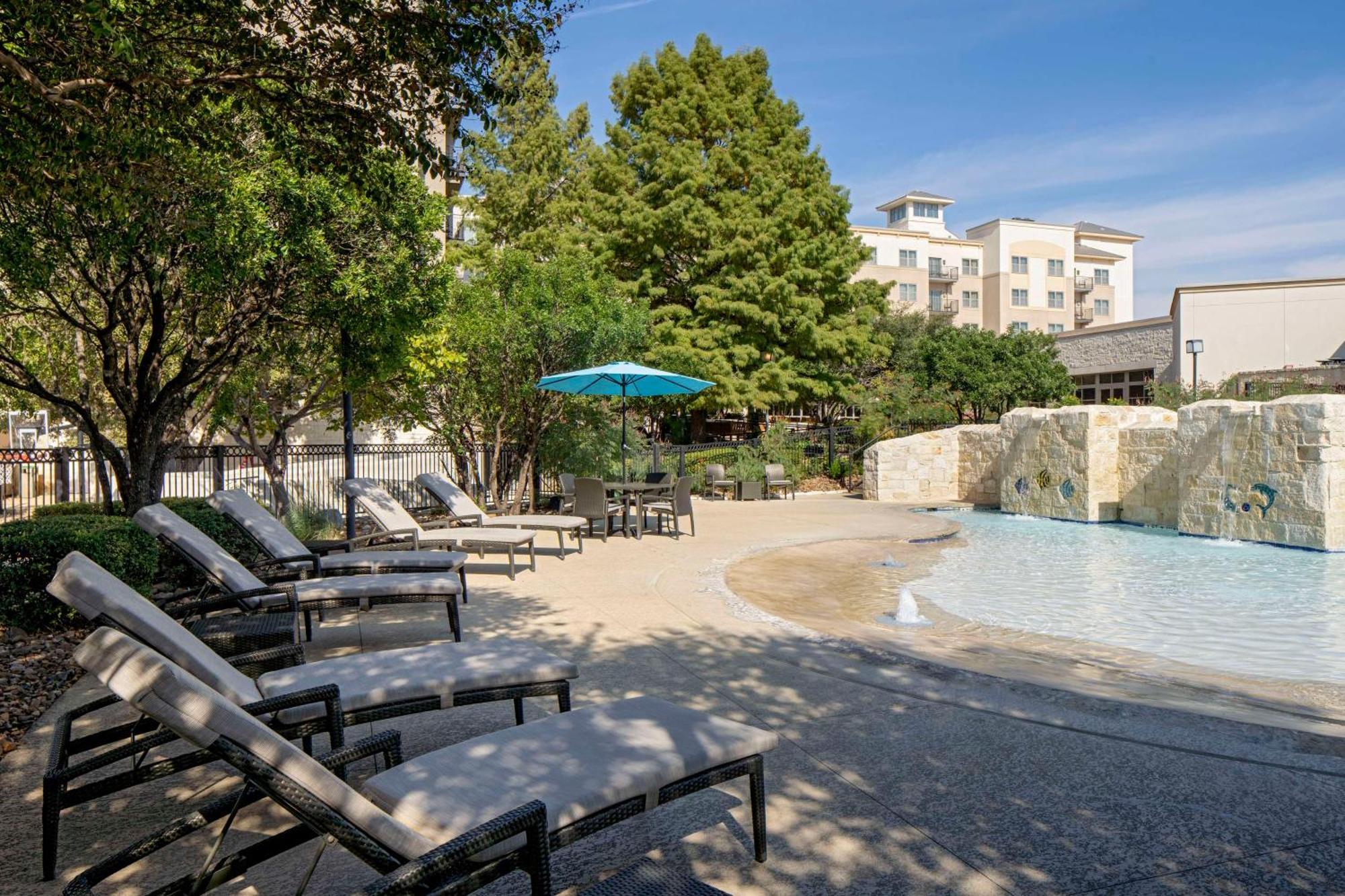 Hilton Hill Country
