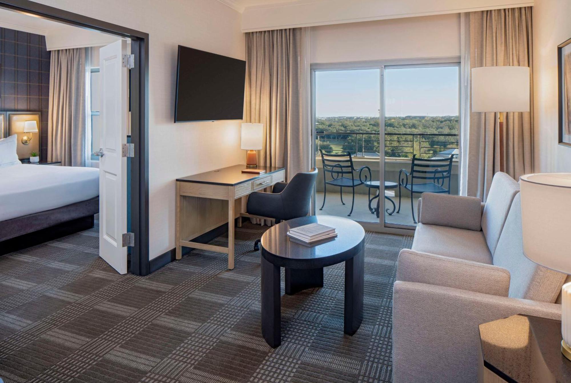 Hilton Hill Country