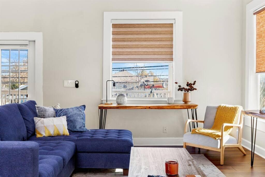Reduced! Pearl Townhomes Combined. Sleeps 16 Holiday home San Antonio