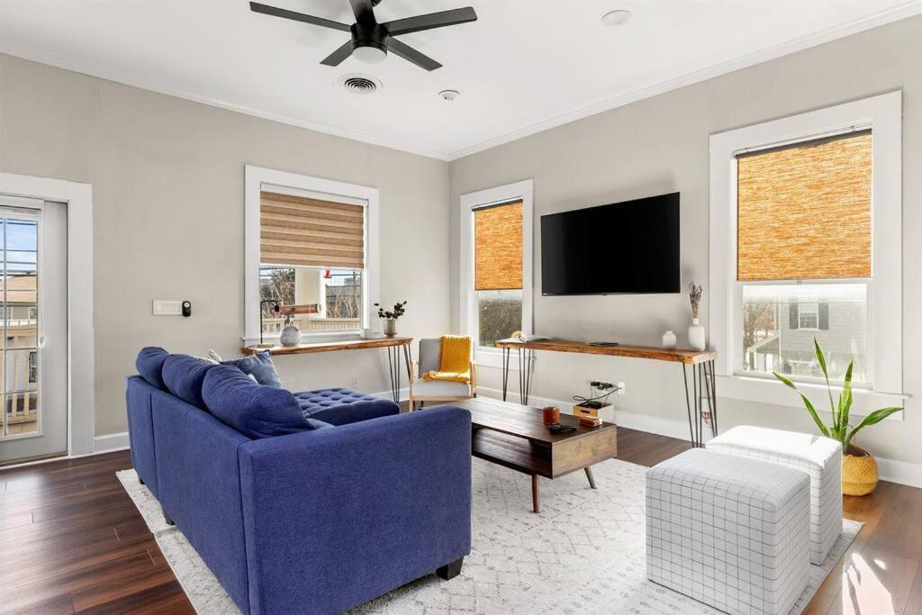 Reduced! Pearl Townhomes Combined. Sleeps 16 *