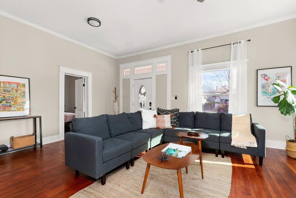 Holiday home Reduced! Pearl Townhomes Combined. Sleeps 16