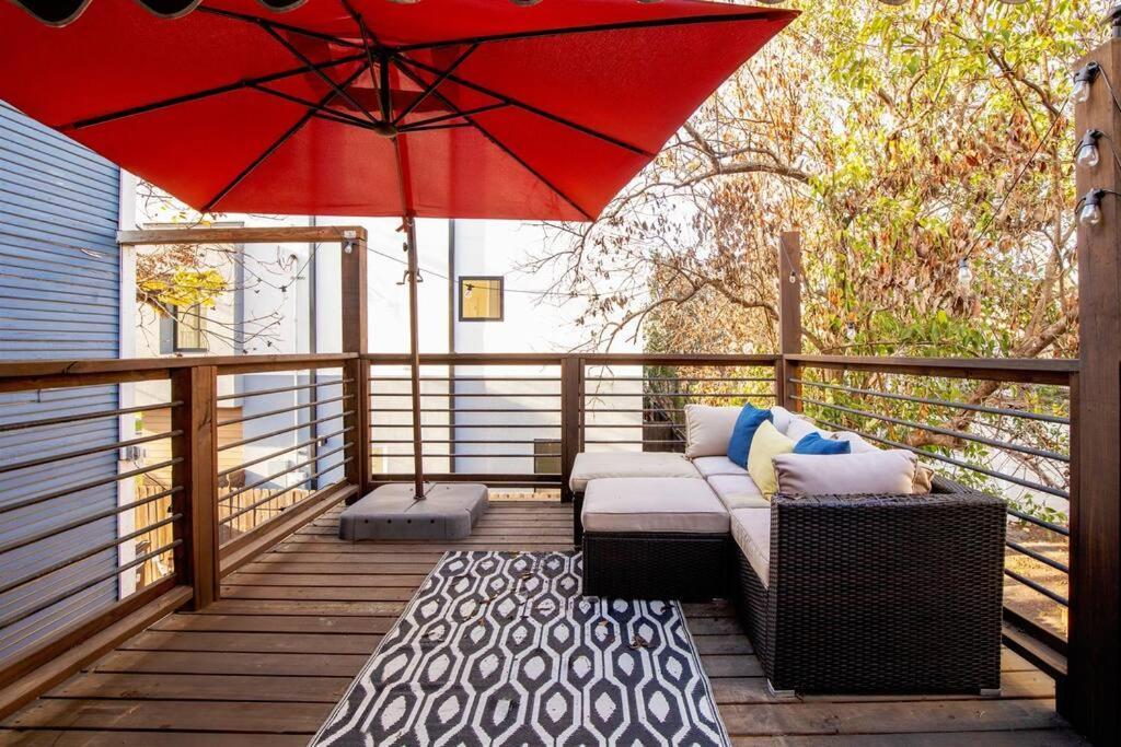 Reduced! Pearl Townhomes Combined. Sleeps 16 * San Antonio