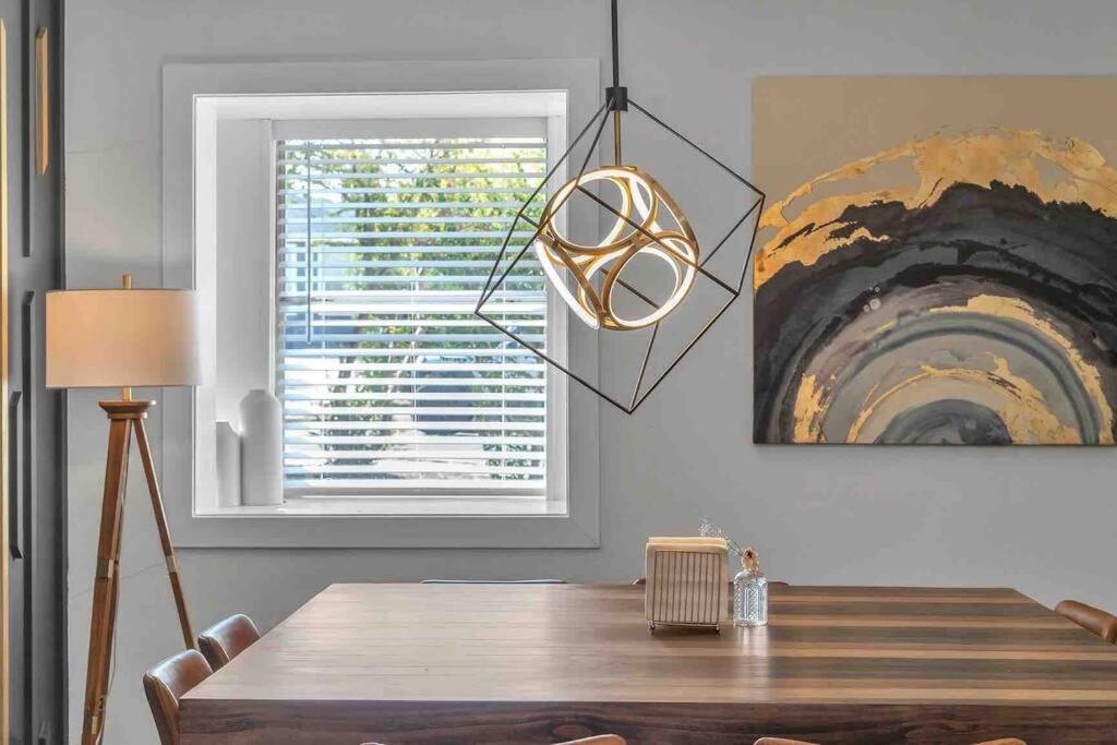 Modern Base - Lackland Delight * San Antonio