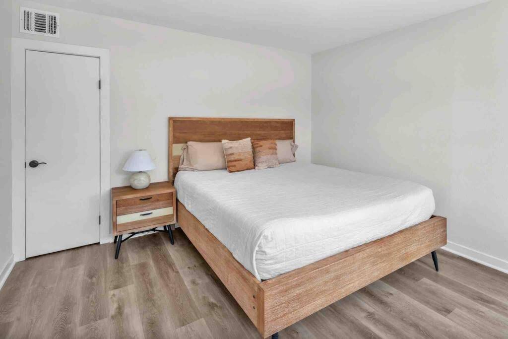 Modern Base - Lackland Delight San Antonio